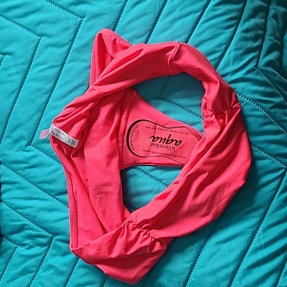 Swimsuit - Picture 8 of 9